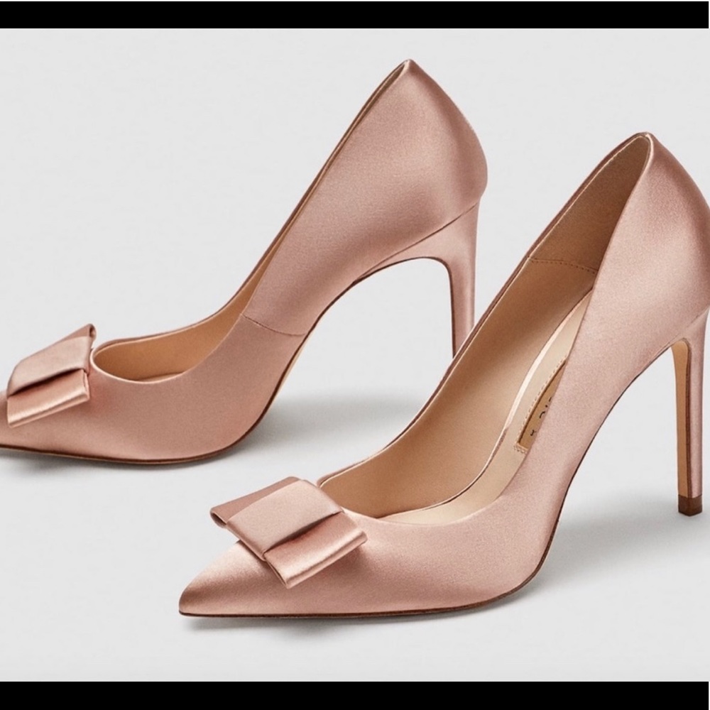 * ZARA * Champagne Satin Pointed Pump with Bow